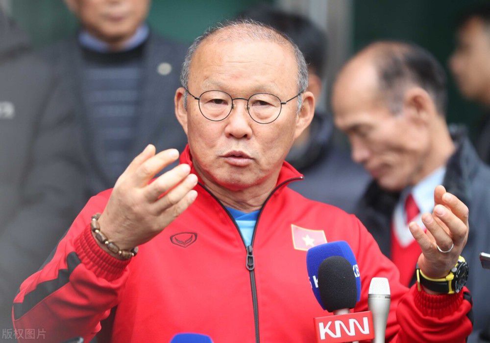 米哈尔科夫尤为注重的便是人情，人性的挖掘与张扬，故此，他设置了一条友情副线，与动作主线并行发展。